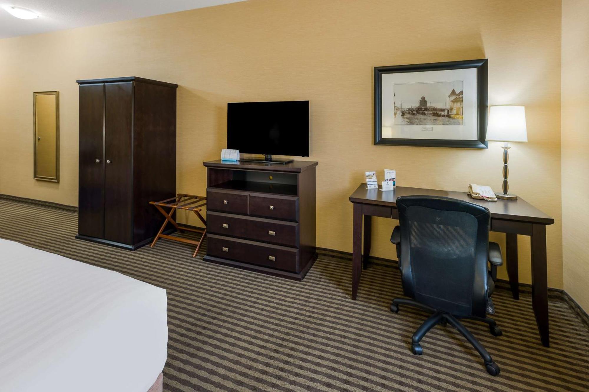 Best Western Sunrise Inn & Suites Stony Plain Exterior photo